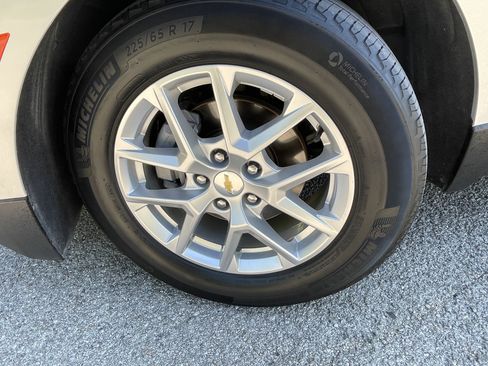 Used 2022 Chevrolet Equinox LS image 15