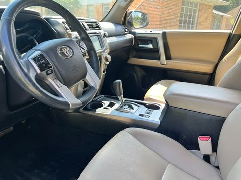 Used 2016 Toyota 4Runner SR5 Premium RWD image 6