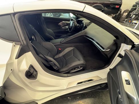 Used 2023 Chevrolet Corvette Z06 w/ Z07 Performance Package RWD image 7