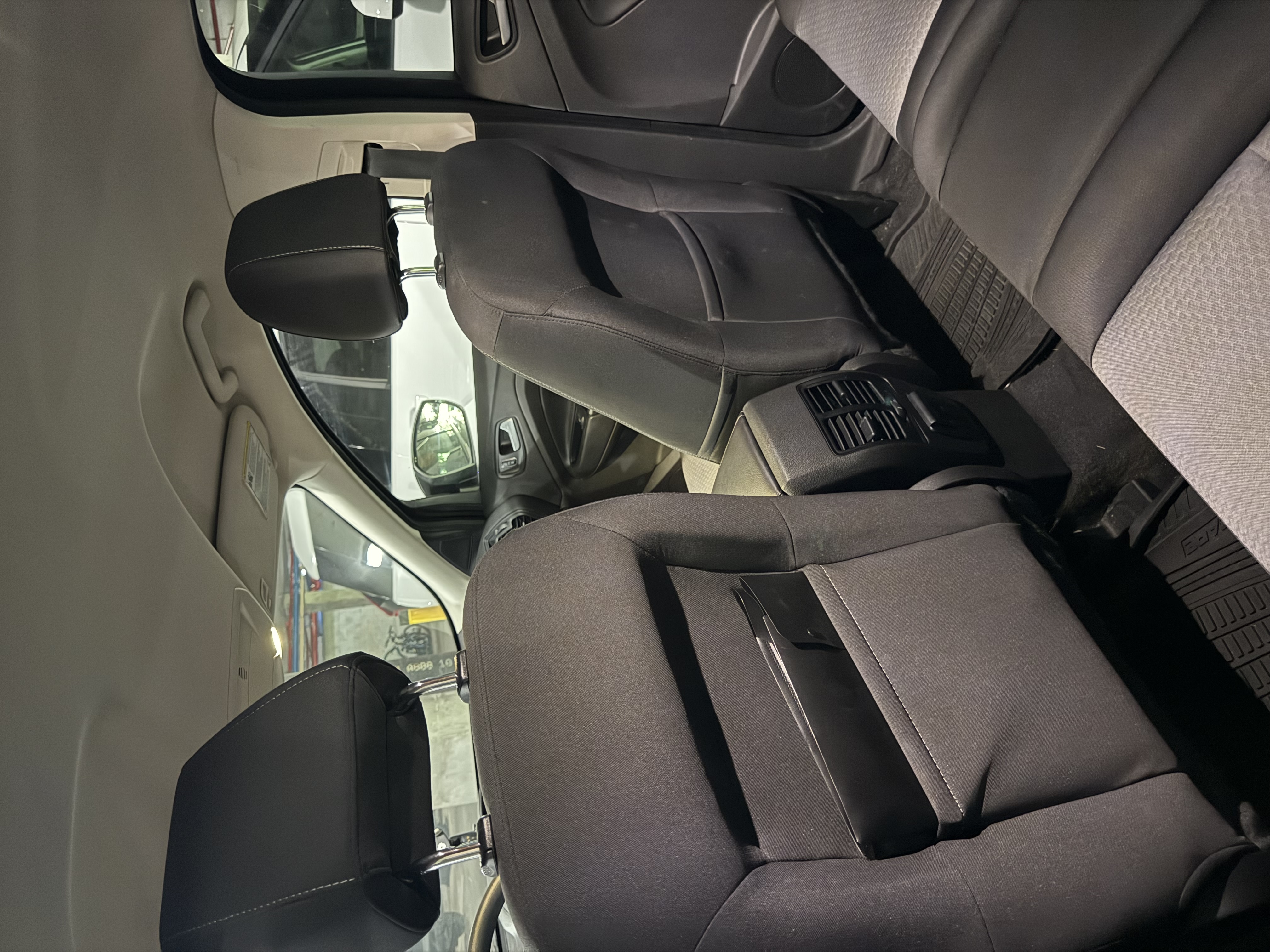 Used 2017 Ford Escape SE w/ SE Cold Weather Package FWD image 12