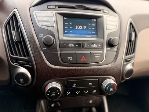 Used 2015 Hyundai Tucson SE image 6