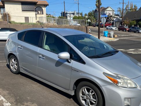 Used 2011 Toyota Prius Three w/ Navigation Pkg FWD image 5