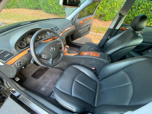 Used 2006 Mercedes-Benz E 350 4MATIC Sedan image 8