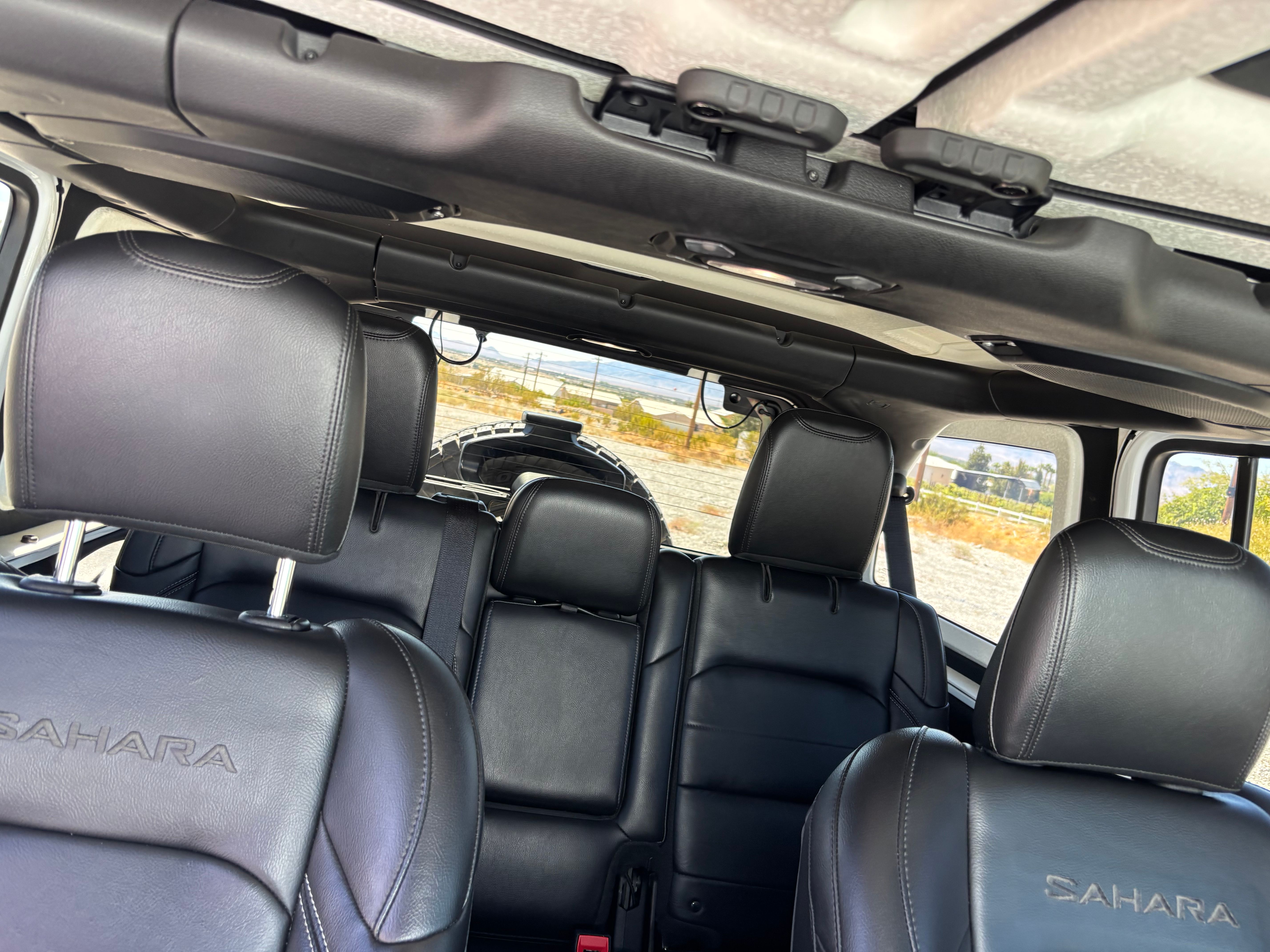 Used 2018 Jeep Wrangler Unlimited Sahara w/ Dual Top Group AWD/4WD image 14
