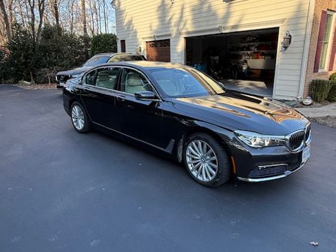 Used 2017 BMW 740i xDrive image 8