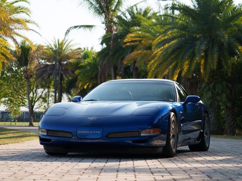 Used 2003 Chevrolet Corvette Z06 w/ Memory Package, 3 Drivers RWD image 1