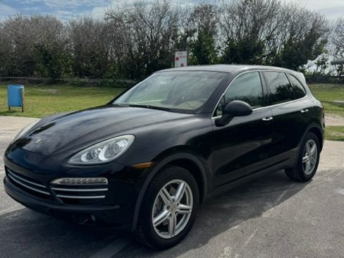 Used 2014 Porsche Cayenne AWD/4WD image 2