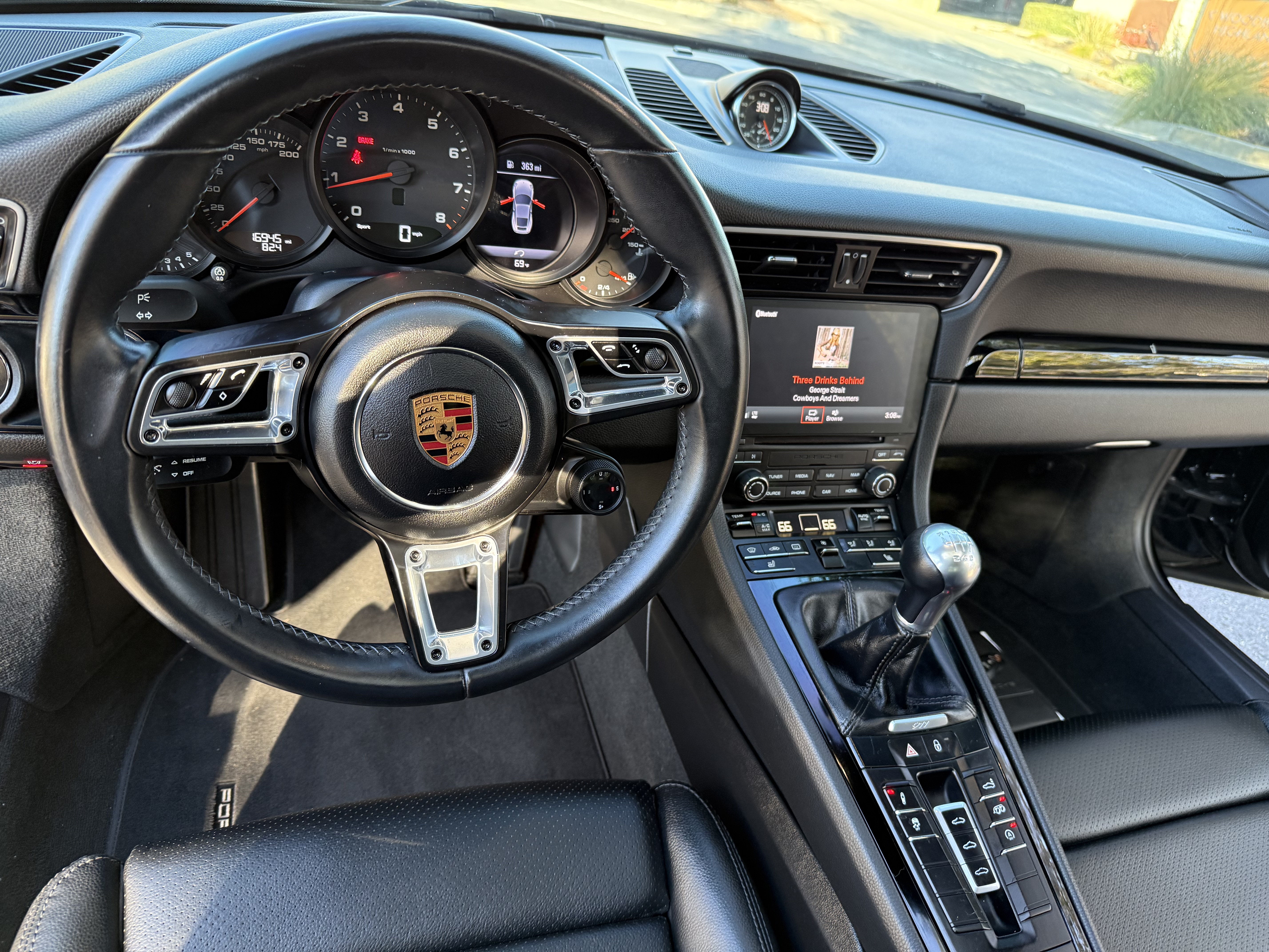 Used 2018 Porsche 911 Carrera 4S AWD/4WD image 11