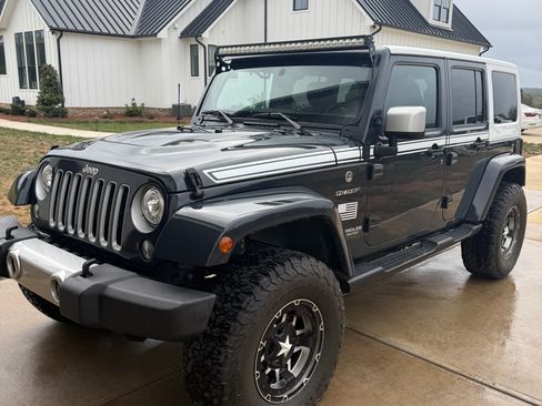 Used 2017 Jeep Wrangler Unlimited Sahara w/ Quick Order Package 24E Chief image 2