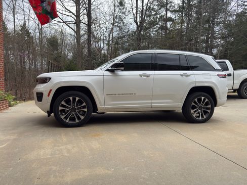 Used 2023 Jeep Grand Cherokee Overland w/ Adv Protech Group III image 1