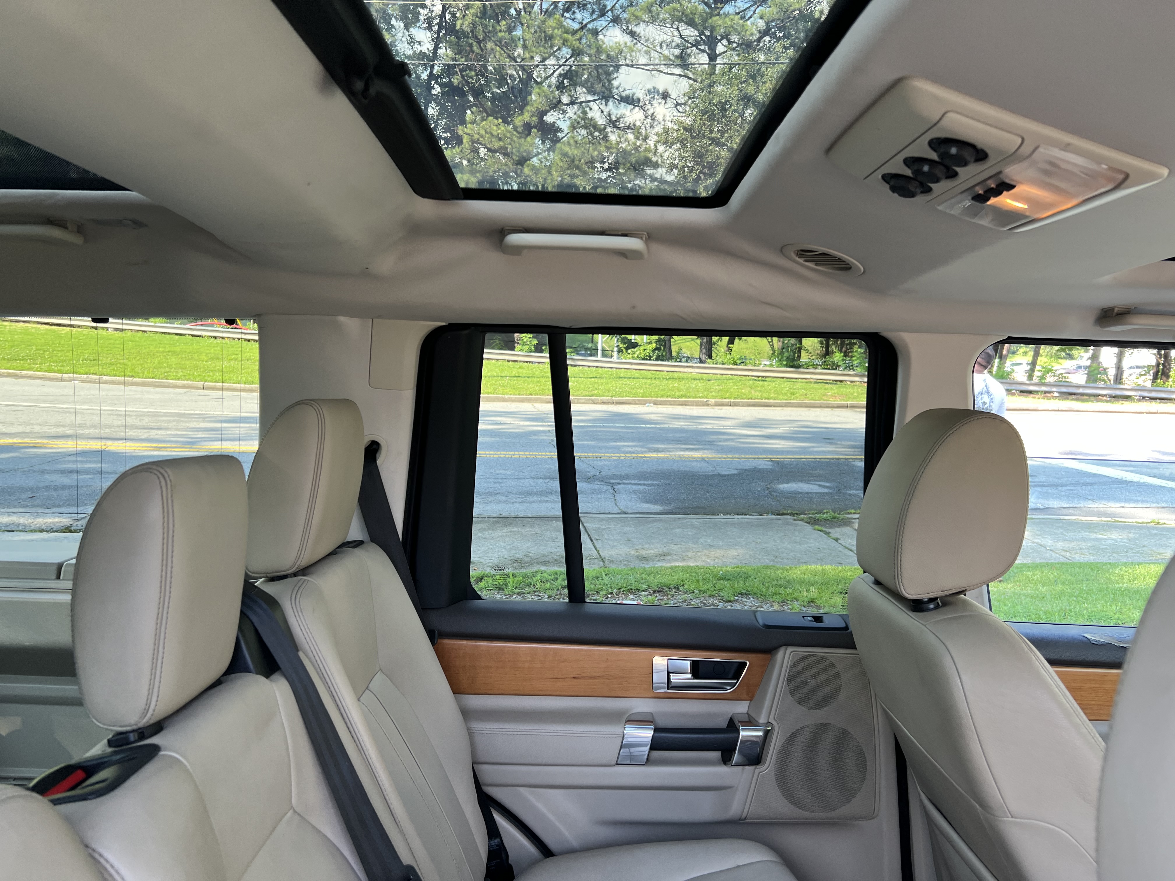 Used 2013 Land Rover LR4 HSE w/ HSE Pkg AWD/4WD image 14