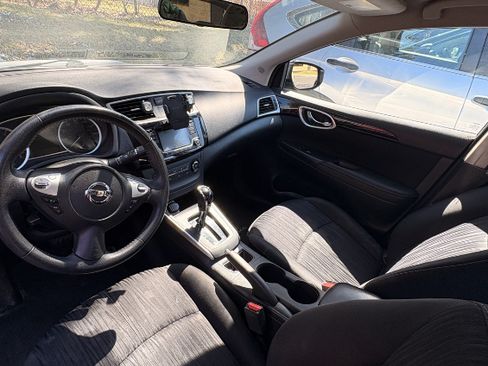 Used 2017 Nissan Sentra SV image 6