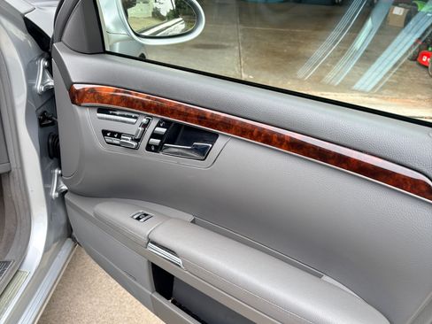 Used 2007 Mercedes-Benz S 550 image 16