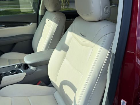 Used 2020 Cadillac XT6 Premium Luxury image 12