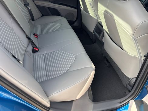 Used 2018 Toyota Camry SE image 9