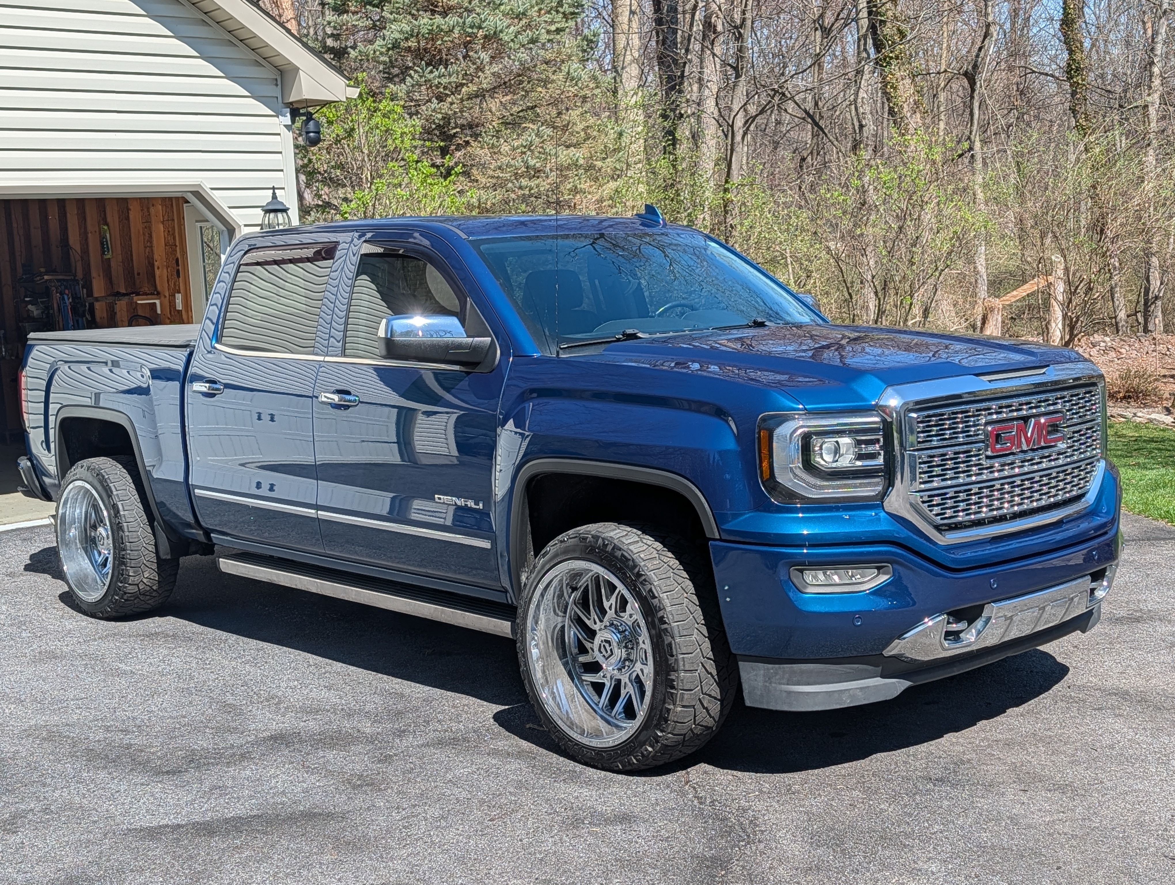 Used 2017 GMC Sierra 1500 Denali w/ Denali Ultimate Package AWD/4WD image 4