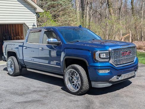 Used 2017 GMC Sierra 1500 Denali w/ Denali Ultimate Package AWD/4WD image 4