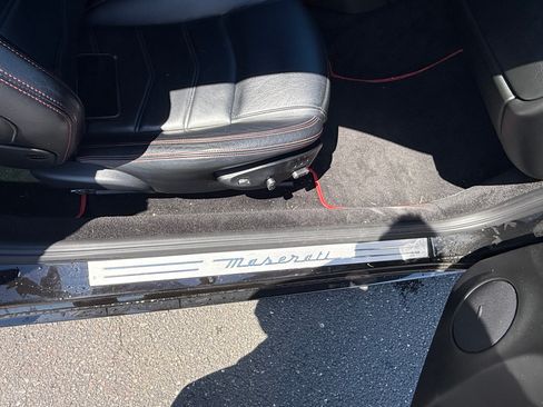 Used 2014 Maserati GranTurismo Sport RWD image 21