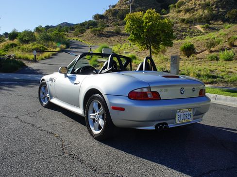 Used 2000 BMW Z3 2.5i image 9