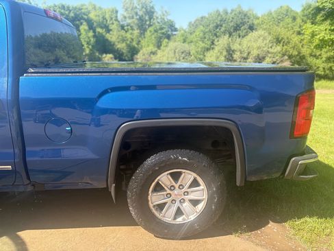 Used 2017 GMC Sierra 1500 SLE w/ SLE Value Package AWD/4WD image 6