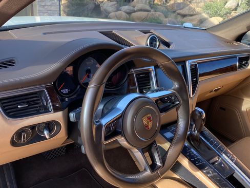 Used 2016 Porsche Macan S image 6