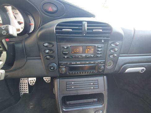 Used 2004 Porsche 911 Carrera 4S image 2