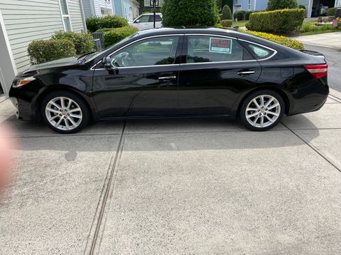 Used 2014 Toyota Avalon Limited FWD image 2