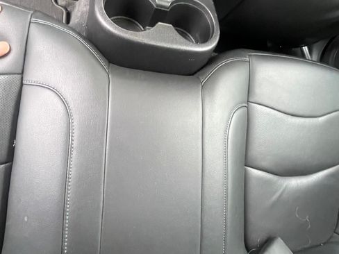 Used 2018 Chevrolet Volt Premier w/ Driver Confidence Package FWD image 8