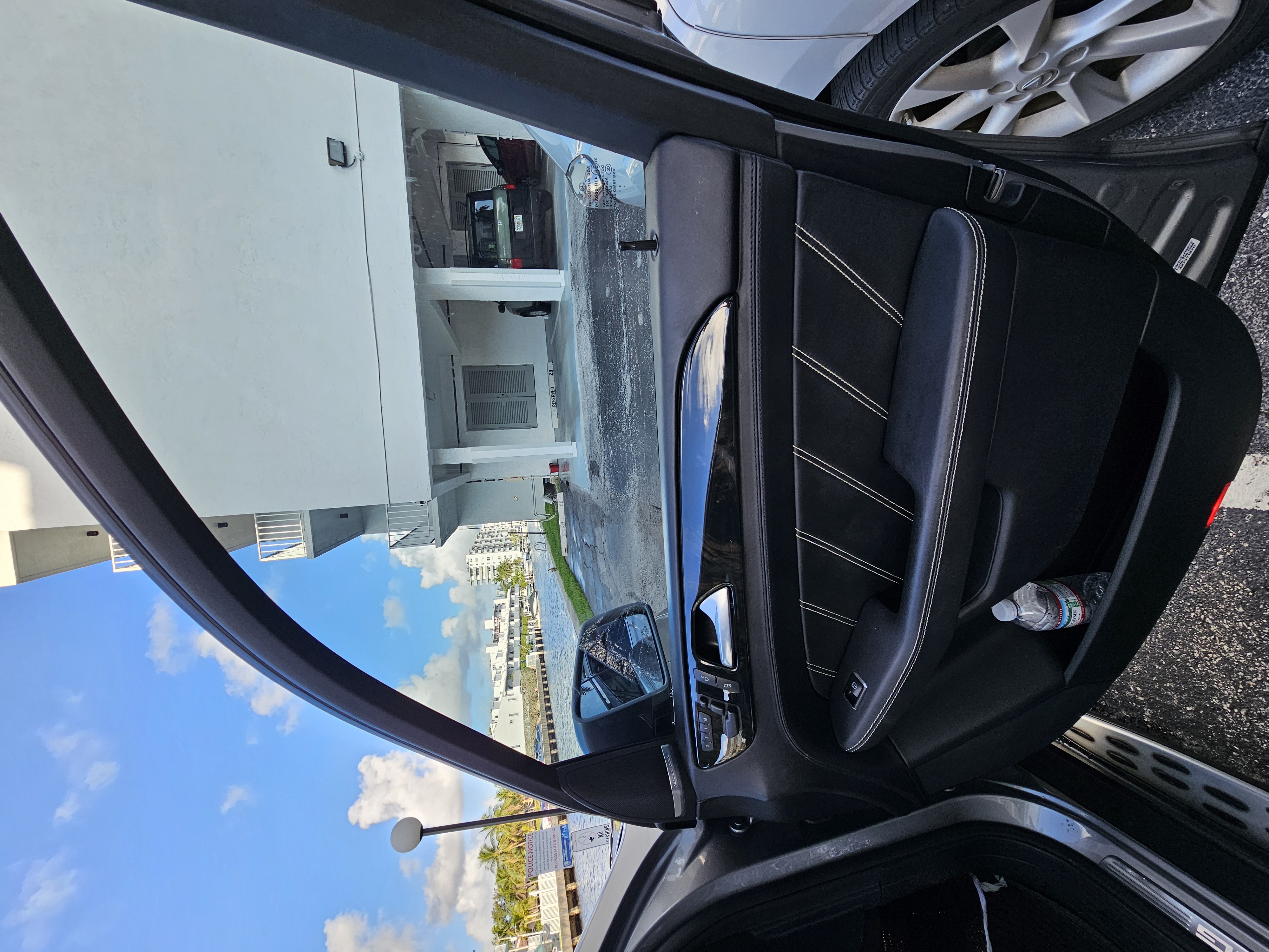 Used 2014 Mercedes-Benz ML 63 AMG 4MATIC image 24