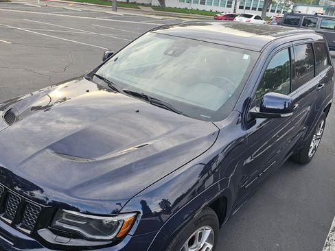 Used 2018 Jeep Grand Cherokee SRT image 10