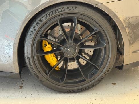 Used 2018 Porsche 911 GT3 RWD image 8