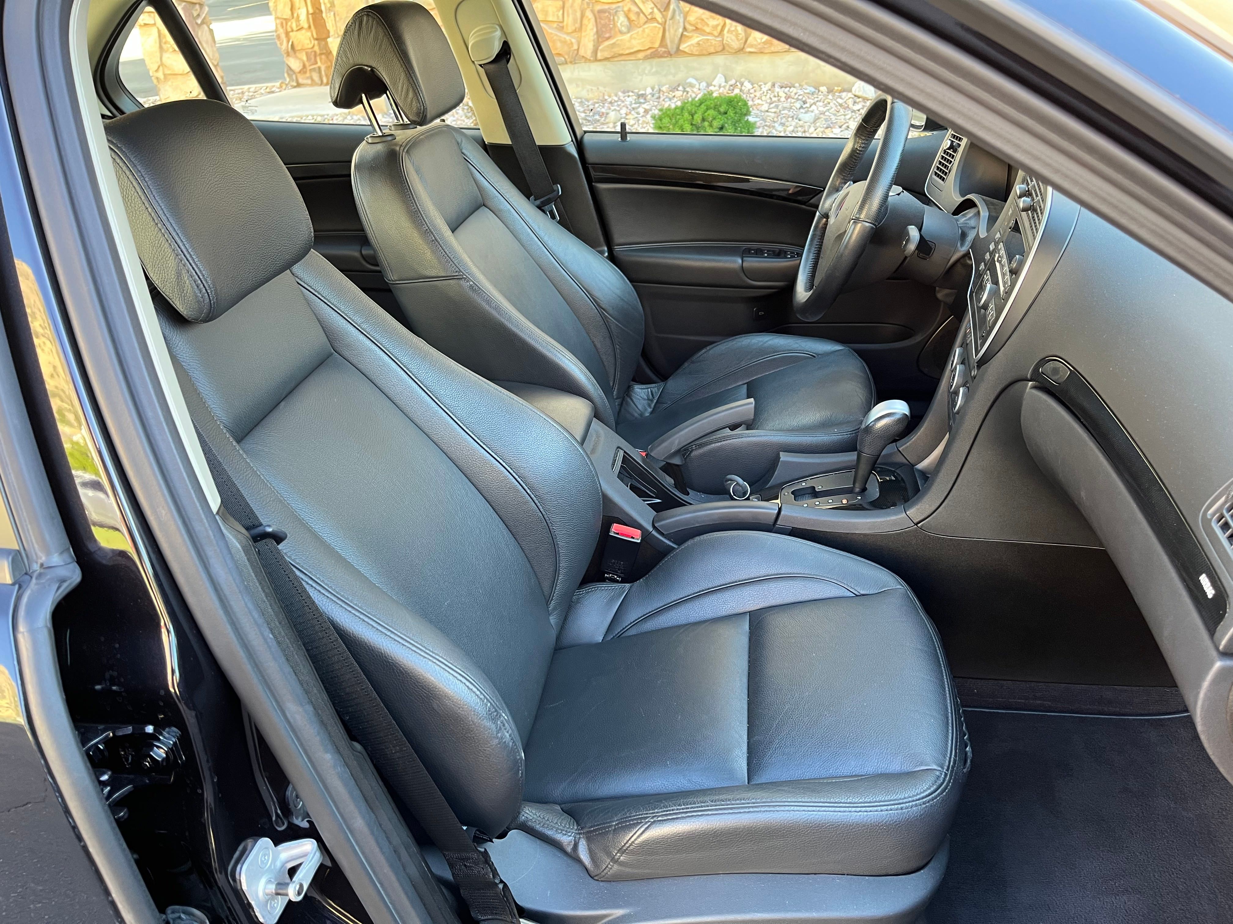 Used 2010 Saab 9-3 Aero w/ Aero Premium Package AWD/4WD image 16
