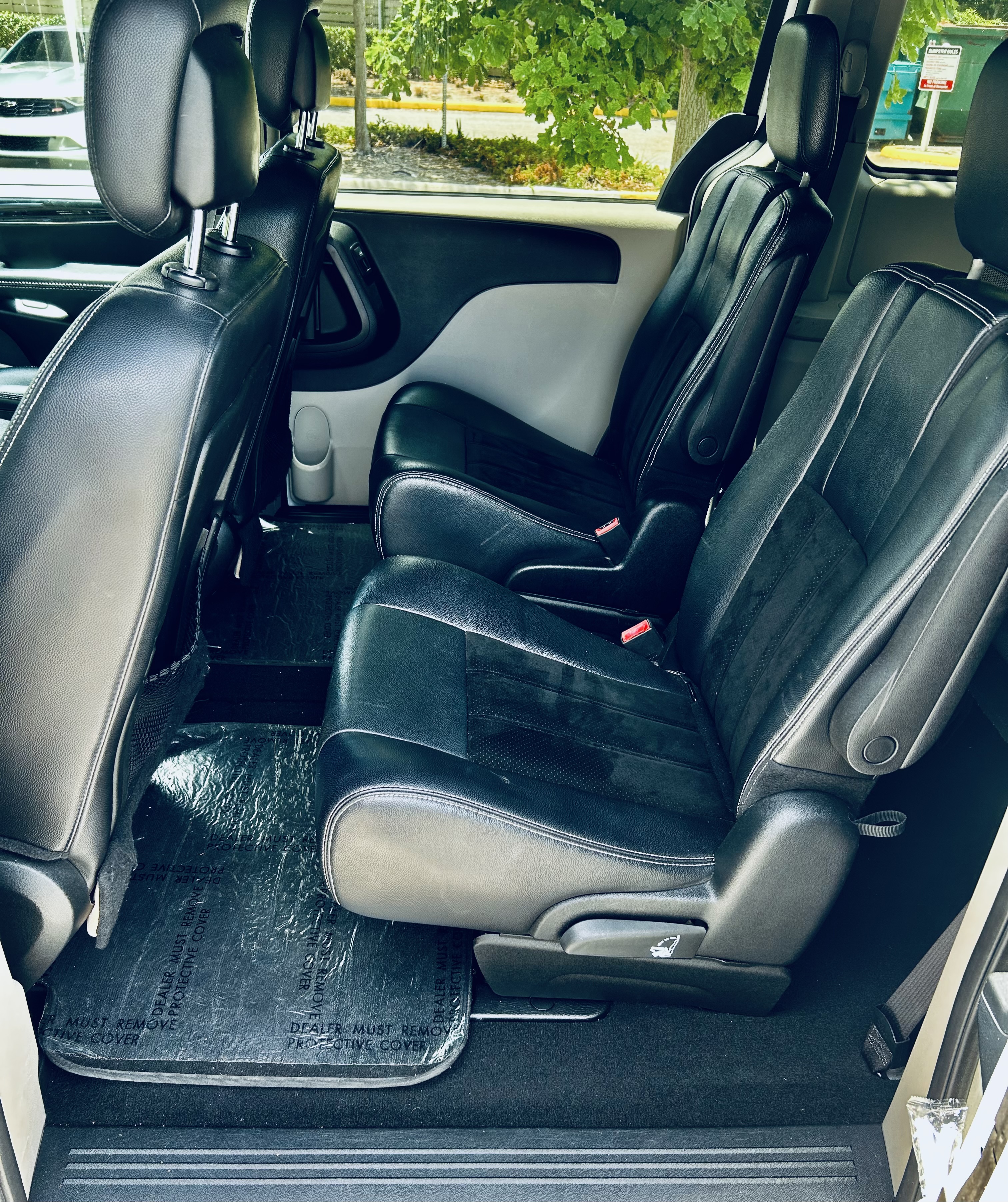 Used 2017 Dodge Grand Caravan SXT FWD image 10