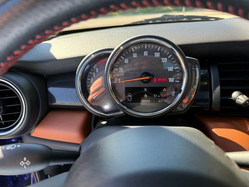 Used 2019 MINI Cooper 2-Door Hardtop w/ Storage Package FWD image 15
