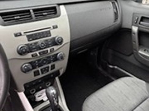 Used 2009 Ford Focus SE image 9