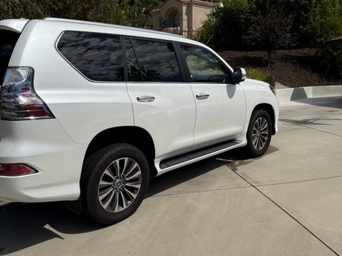 Used 2023 Lexus GX 460 Luxury w/ Off Road Package AWD/4WD image 6