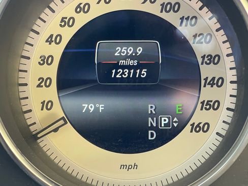 Used 2014 Mercedes-Benz E 350 4MATIC Sedan image 11