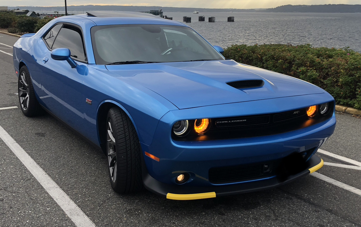 Used 2016 Dodge Challenger SRT w/ Technology Group RWD image 4