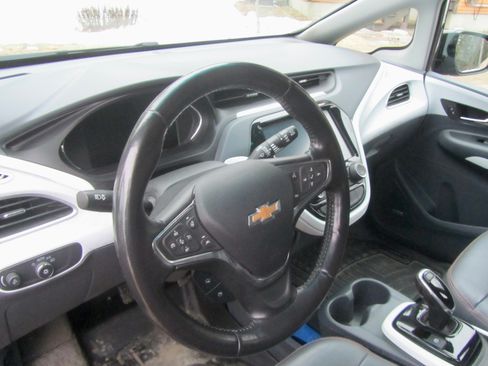 Used 2021 Chevrolet Bolt Premier w/ Infotainment Package image 17