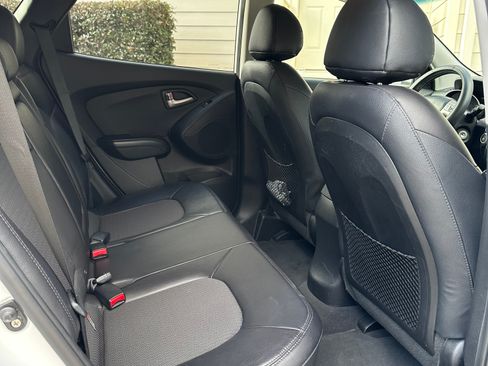 Used 2013 Hyundai Tucson GLS image 11