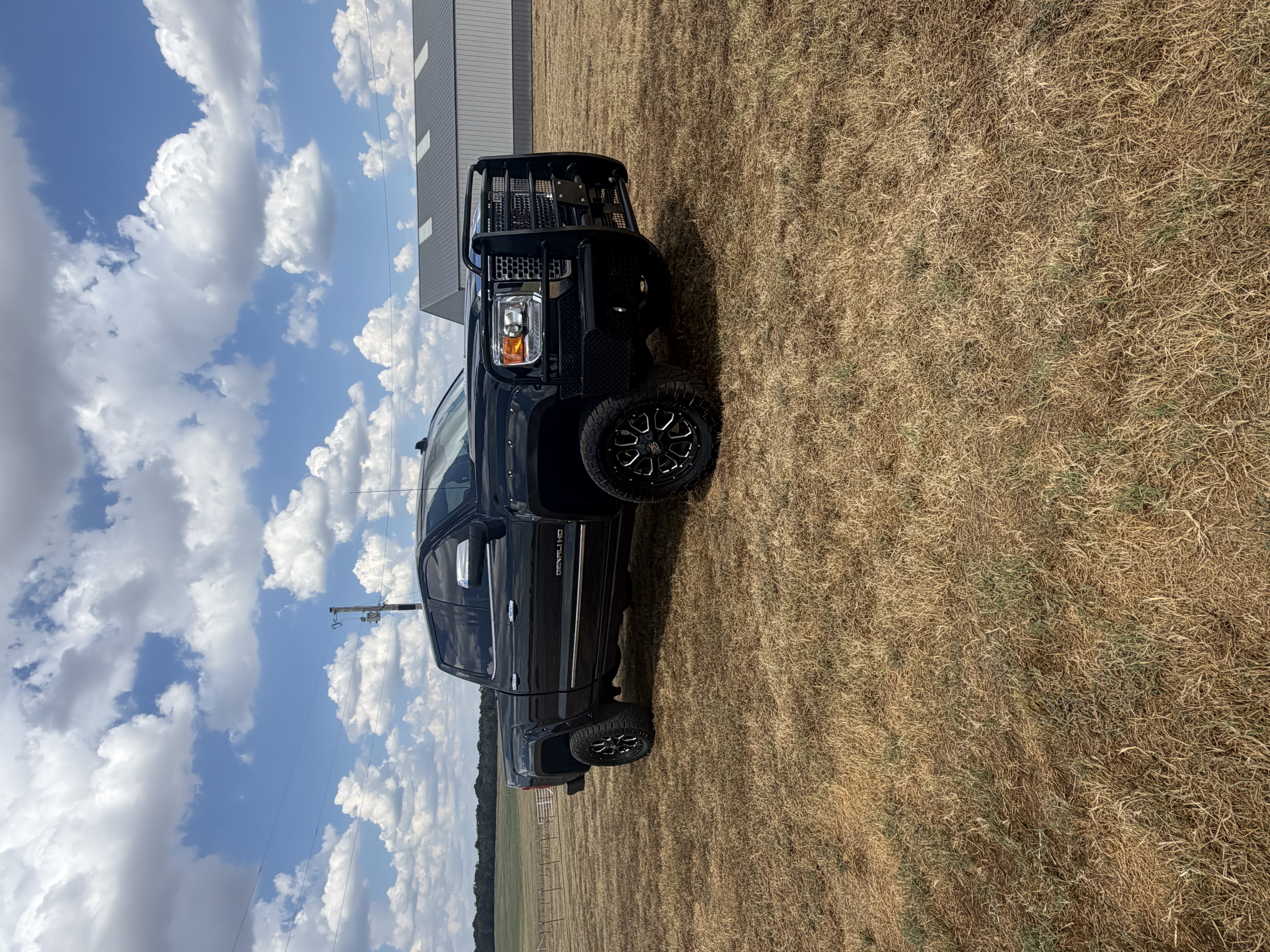 Used 2015 GMC Sierra 2500 Denali w/ Duramax Plus Package AWD/4WD image 2