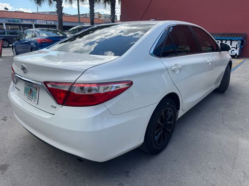 Used 2016 Toyota Camry LE image 8