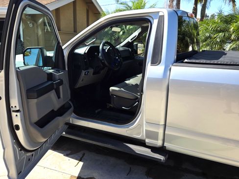 Used 2017 Ford F150 XL w/ Equipment Group 101A Mid image 4