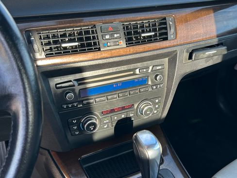 Used 2011 BMW 328i Convertible RWD image 13