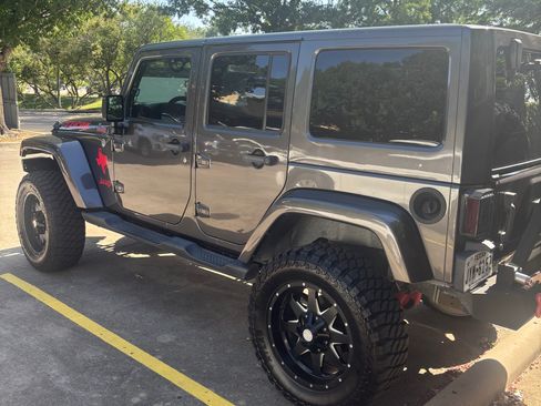 Used 2014 Jeep Wrangler Unlimited Sahara w/ Connectivity Group image 5