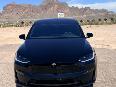 Used 2025 Tesla Model X AWD/4WD image 1