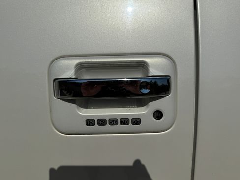 Used 2007 Lincoln Mark LT 4x4 image 18