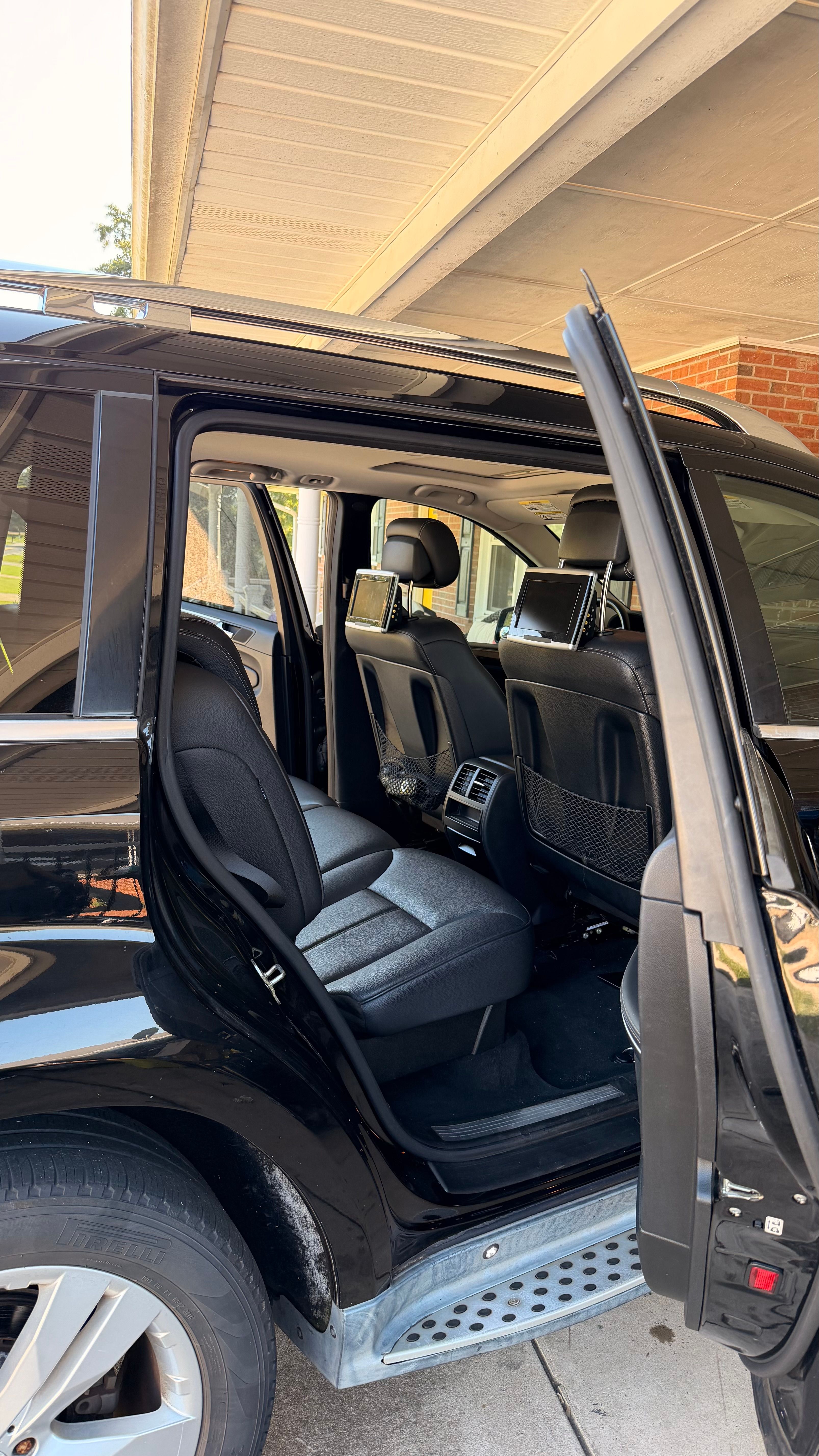 Used 2011 Mercedes-Benz GL 450 4MATIC image 12
