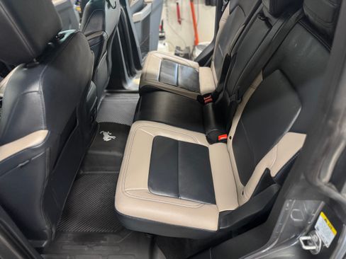 Used 2022 Ford Bronco Wildtrak image 11