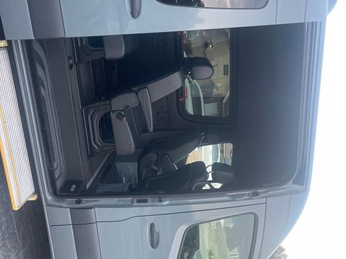 Used 2021 Mercedes-Benz Sprinter 2500 image 6